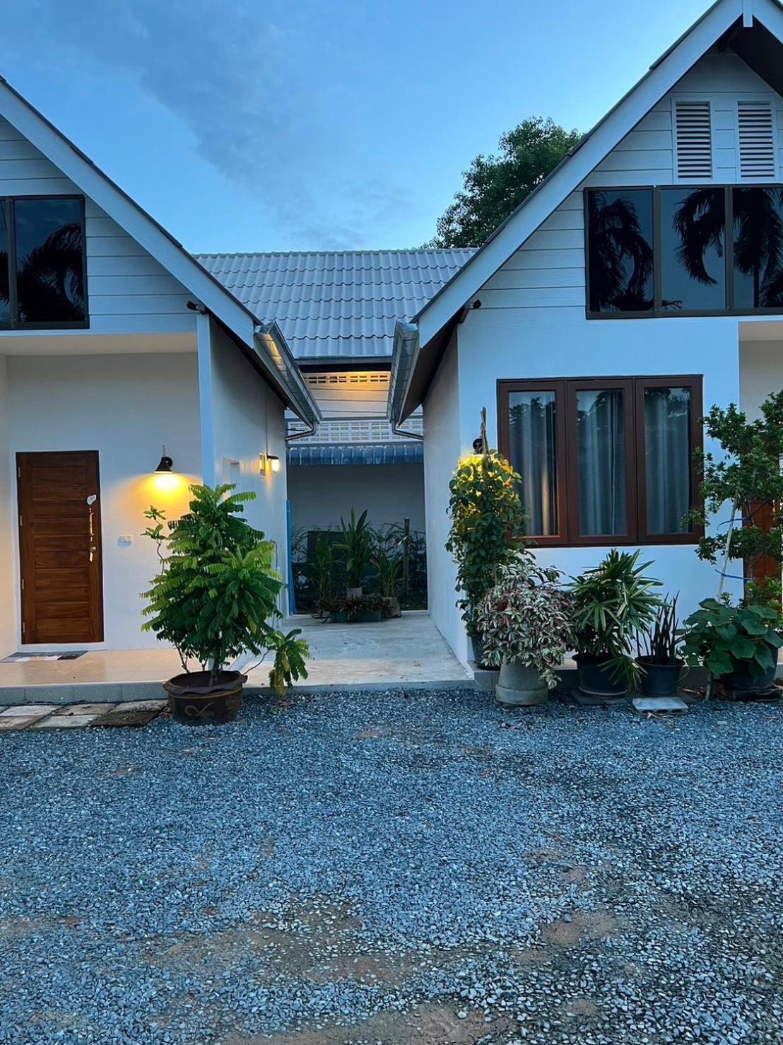 ครูหนูบ้านพัก แหลมงอบ Krunou Baanpak Trat Extérieur photo